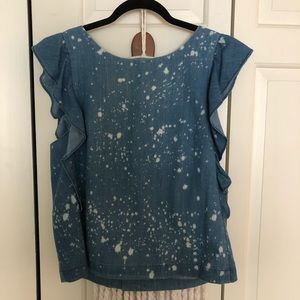 Denim Button-back top with ruffle 💙